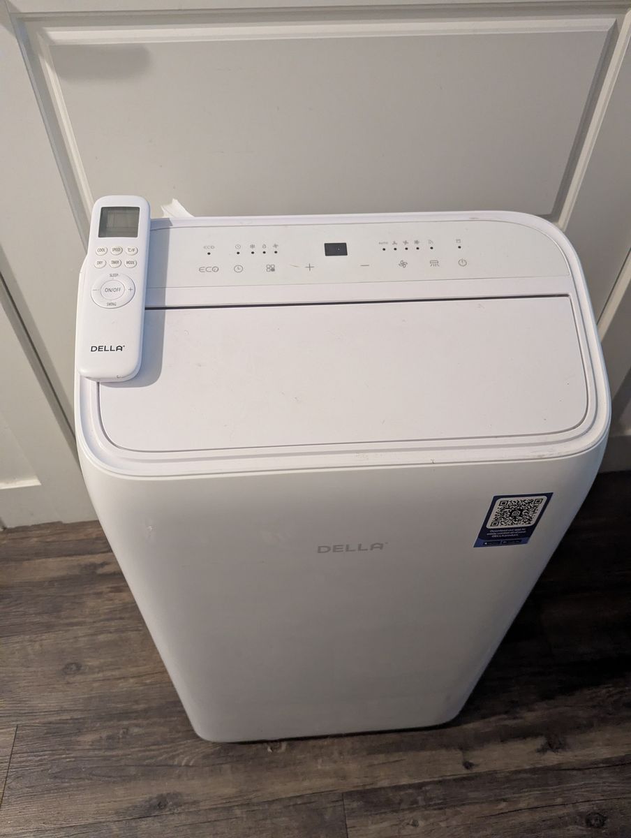 Della Air Conditioning Unit