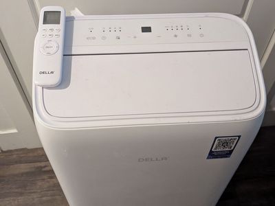 Della Air Conditioning Unit
