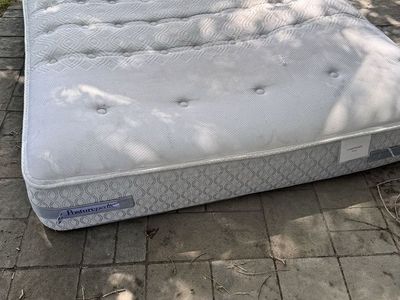 Sealy Posturepedic Mattress