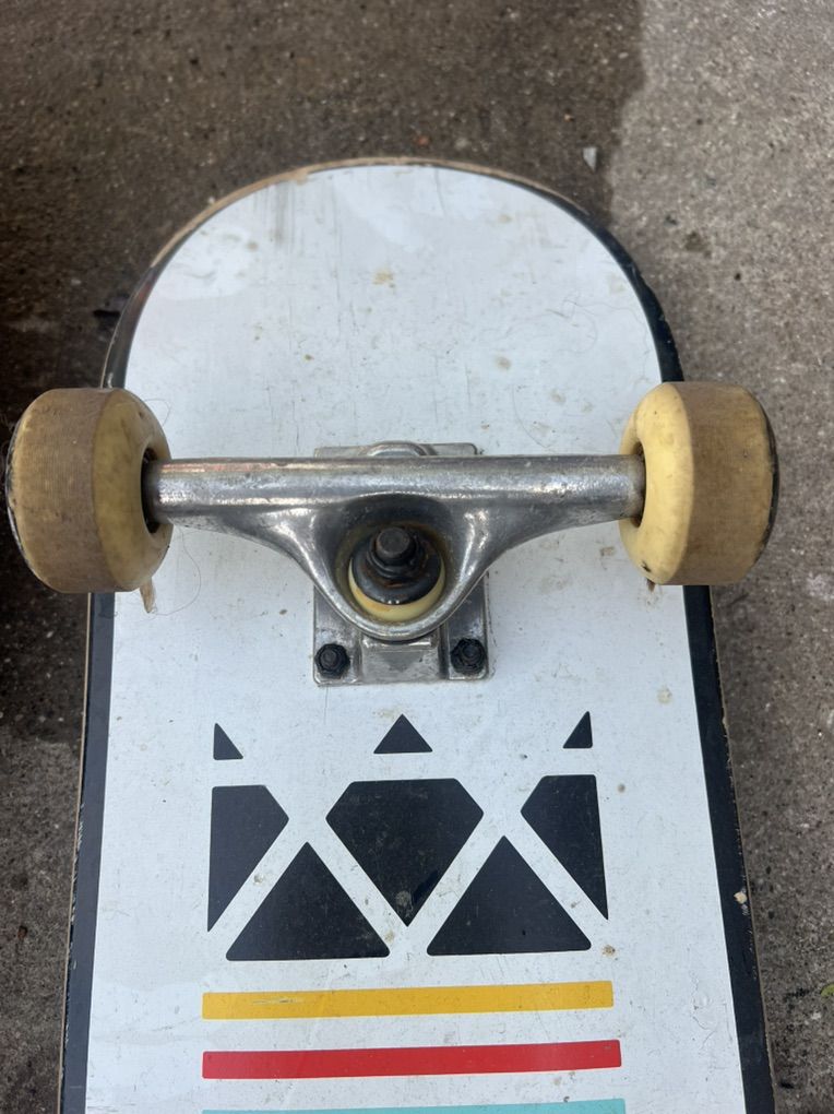 Main image 6