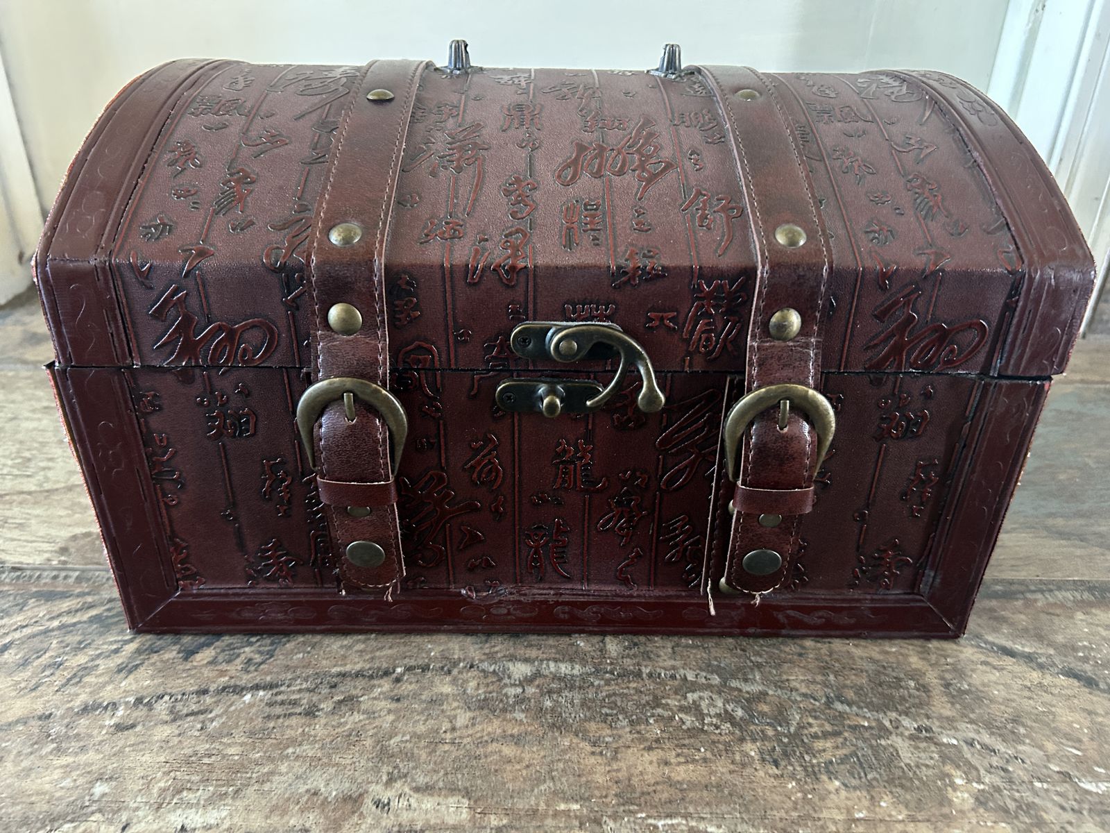 Decorative Vintage Treasure Chest Storage Box – Faux Leather Asian Style