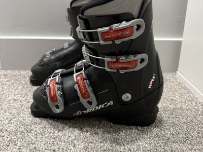 Nordica Ski Boots – Women’s/Kids – Size 24.0–24.5