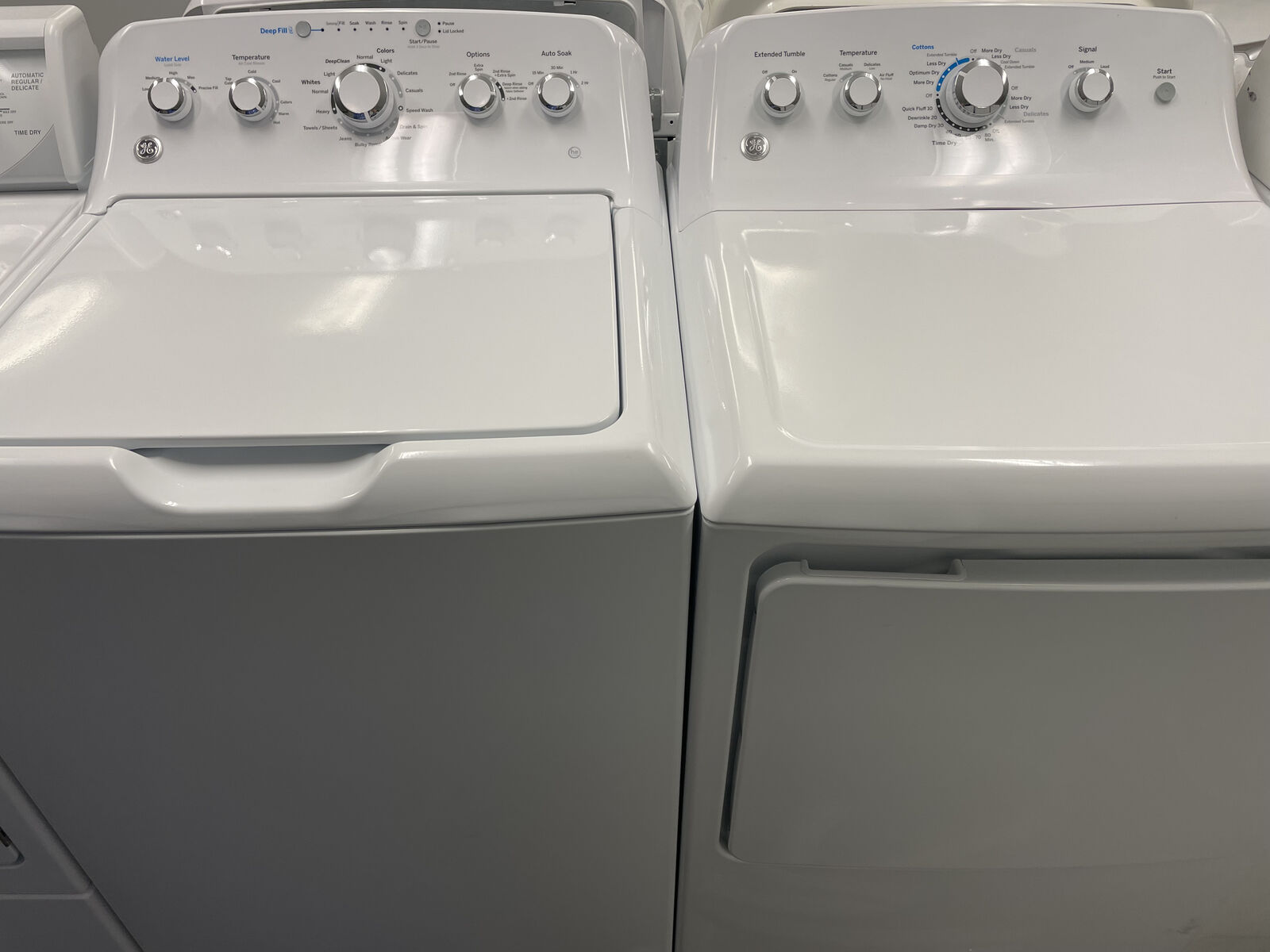 GE Washer and Dryer Beautiful Loaded With Options, Comes With 30 Day Warranty!