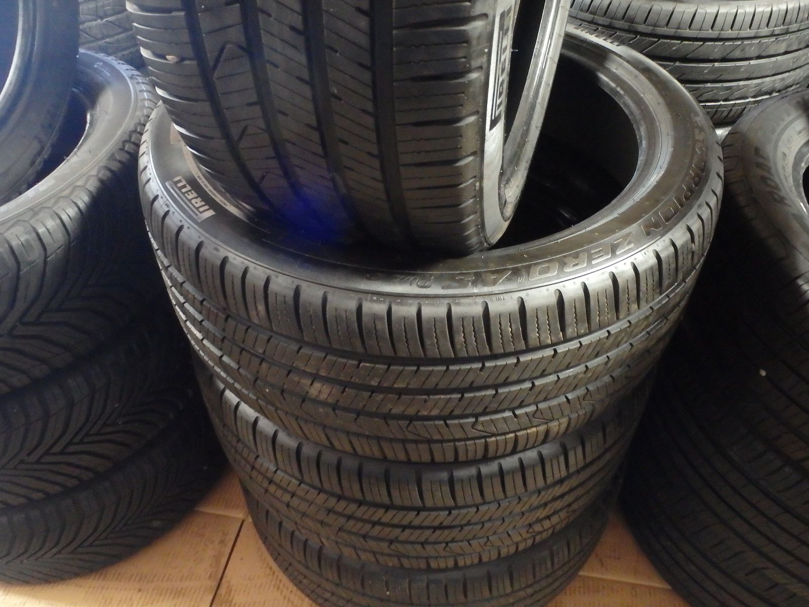 255/40R20 PIRELLI SCORPION ZERO AS PLUS 3 SET OF USED TIRES
