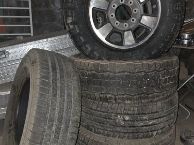 295/70R18 Tires w/ 18" Rims
