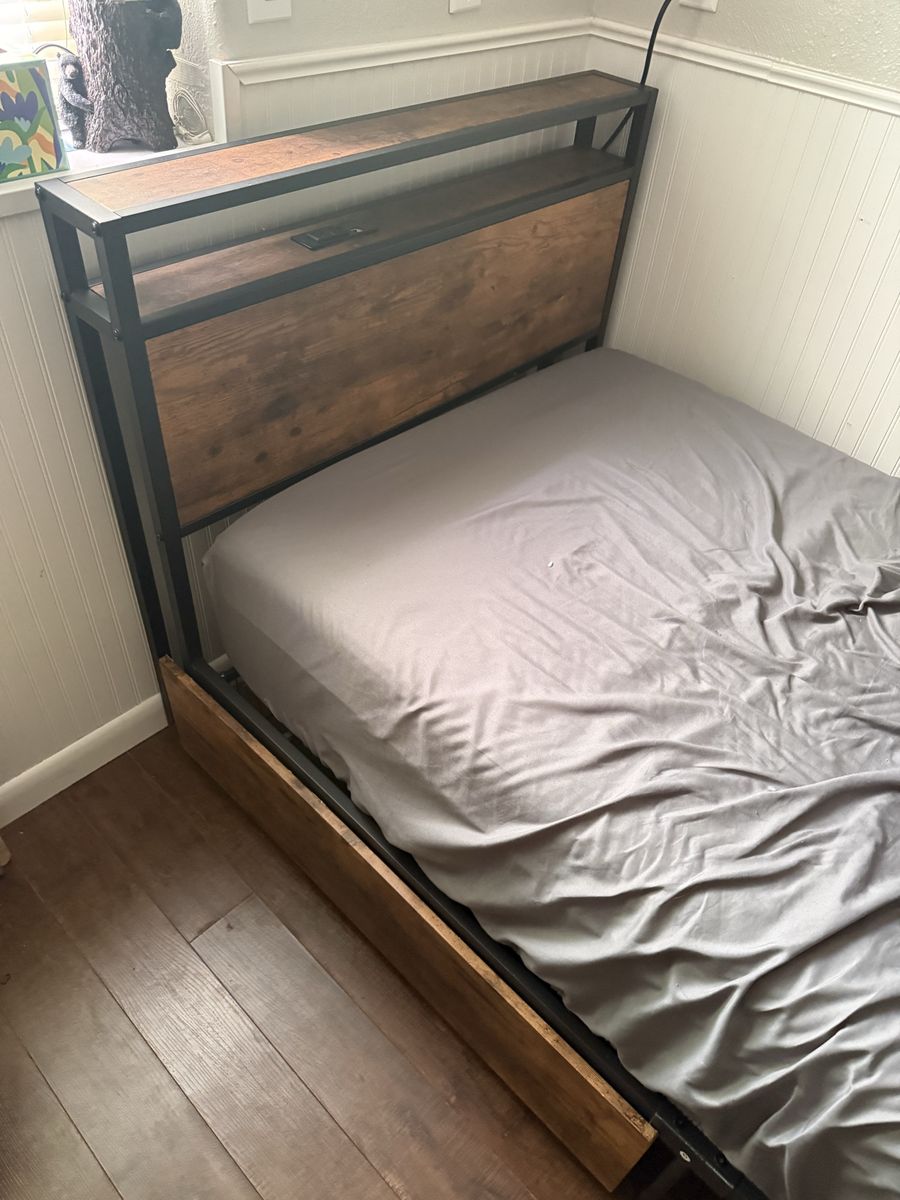 Twin bedframe