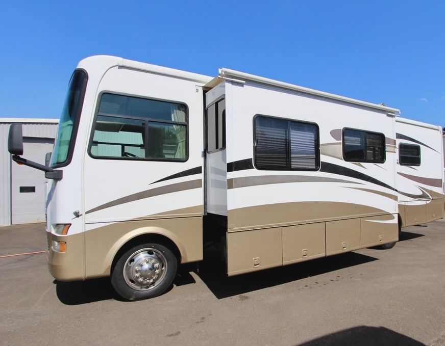 2009 allegro 32FT 2 slide outs 45K original miles very clean sleep 6