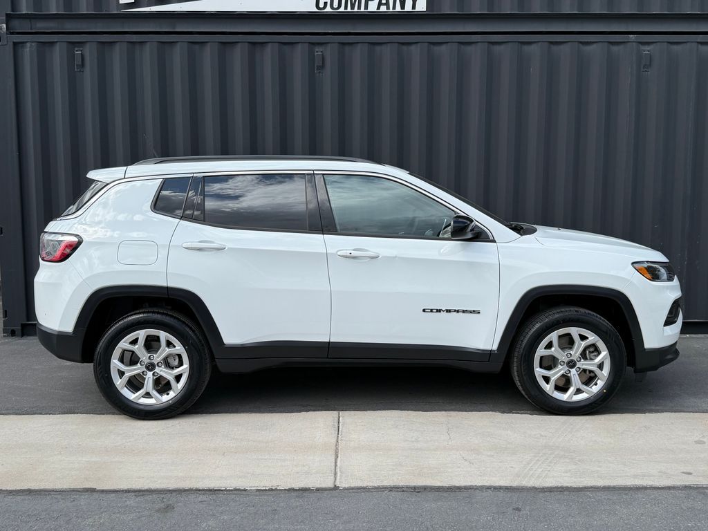 Main image 8