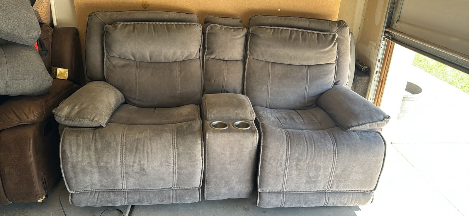 Couch with cup holders 