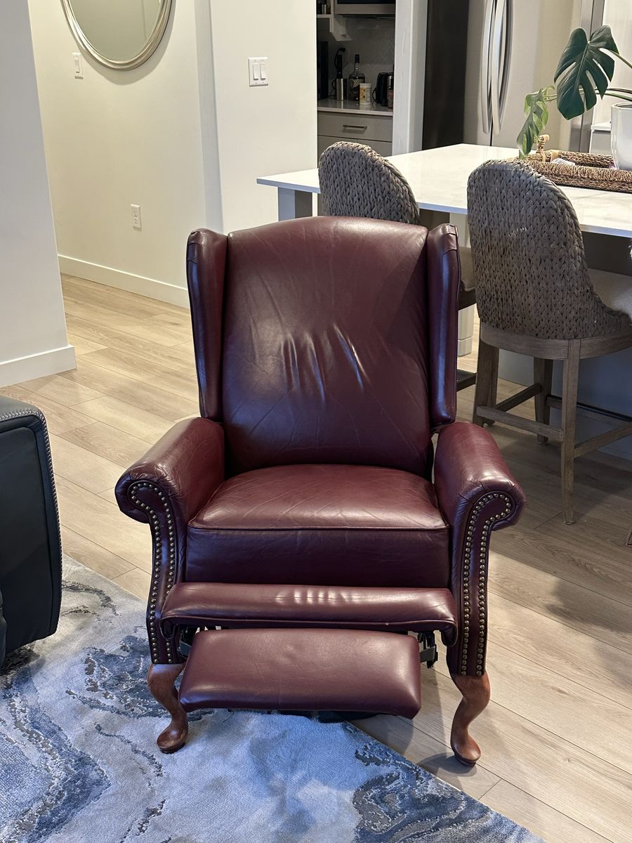 La-Z-Boy Jennings Leather Wingback Recliner