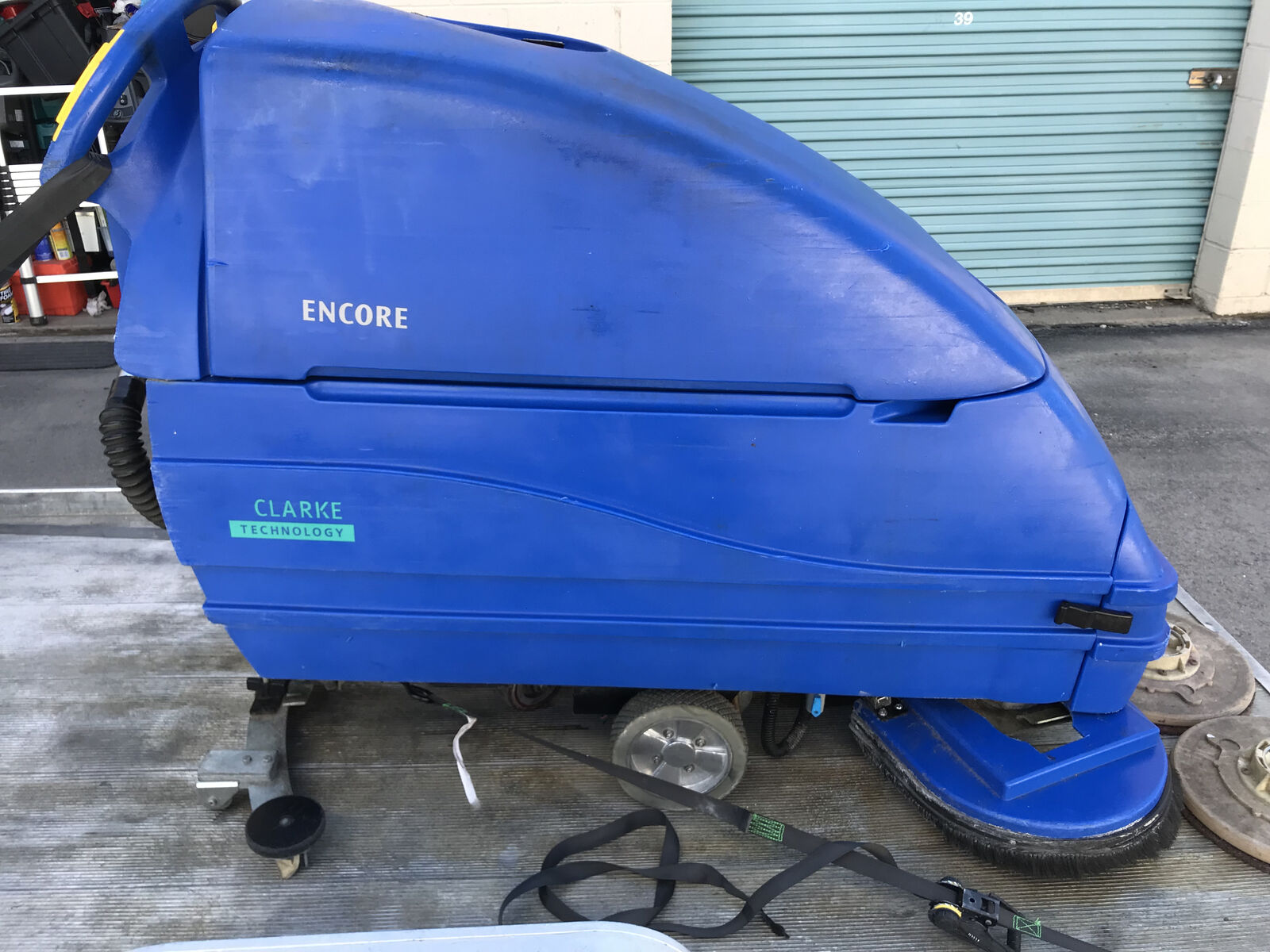 CLARK FLOOR SCRUBBER WITH POWER DRIVE 26 INCH CLEAN PATH