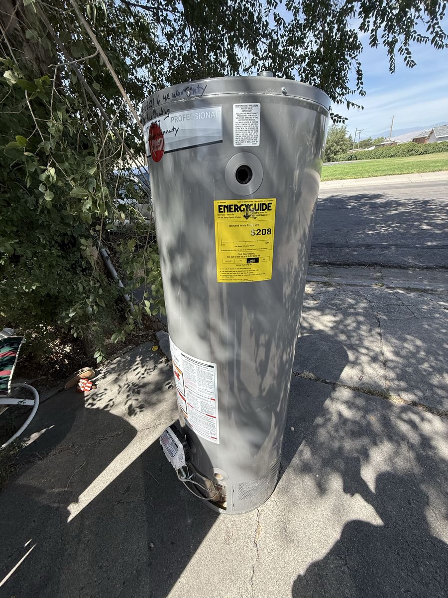 Rheem Professional 40 Gallon Natural Gas Water Heater 2021