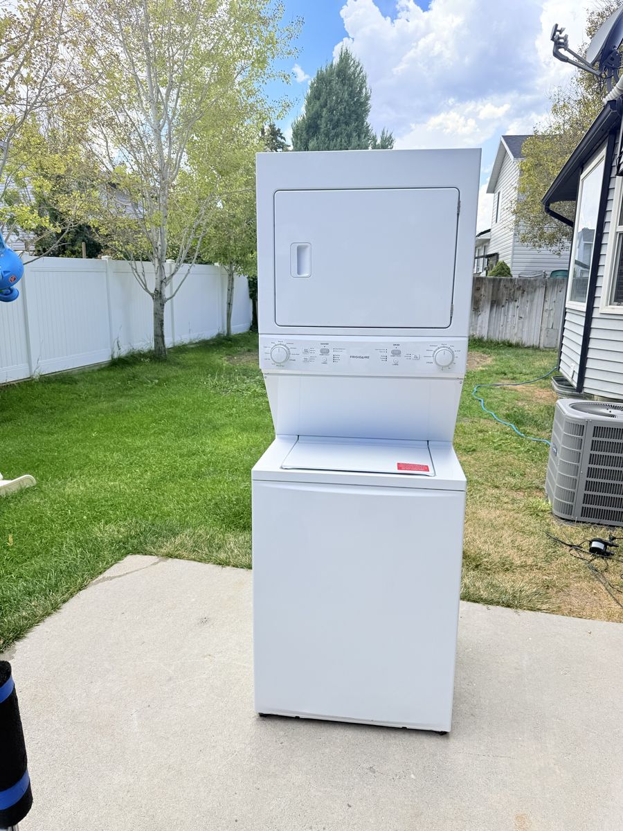 Frigidaire White Laundry Center Washer and Dryer Unit