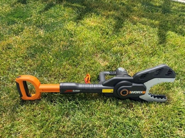 WORX TREE CUTTER MODEL WG308 - NEW