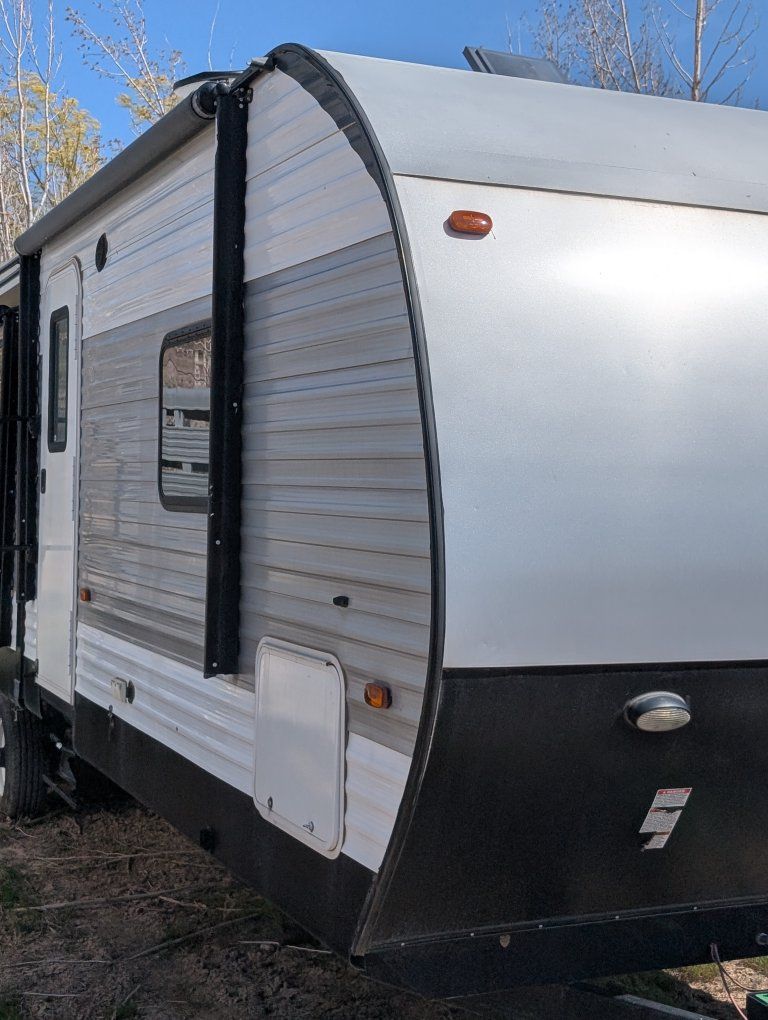 2018 Forest River 27 ft. trailer