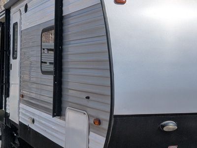 2018 Forest River 27 ft. trailer