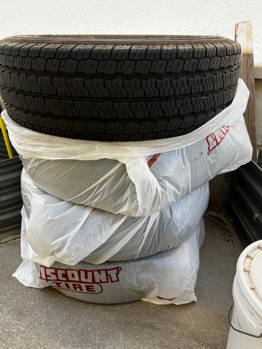 Nexan Roadian CT8 HL LT225/75/16 tires from Promaster