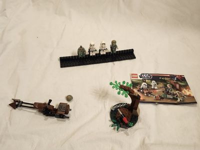 LEGO Star Wars 9489 (2) Endor Battle Pack – Missing One Soldier Head