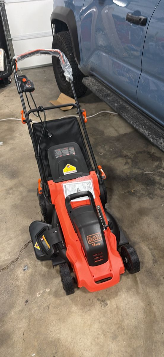 Black and decker corded electric lawn mower brand new