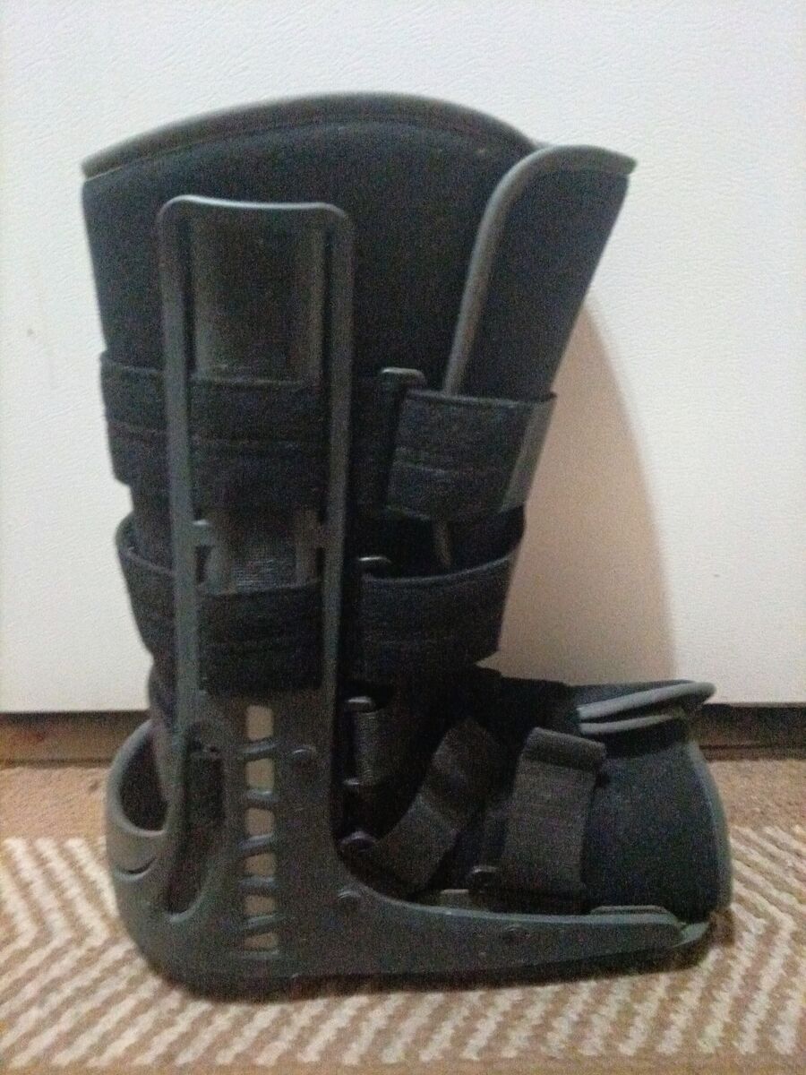 Medical Book Left foot XL