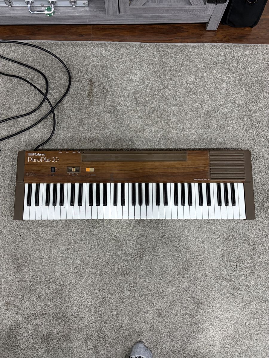 Vintage Roland PianoPlus 20 Electronic Keyboard Wood Grain