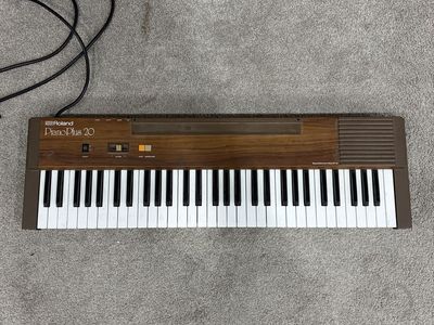 Vintage Roland PianoPlus 20 Electronic Keyboard Wood Grain