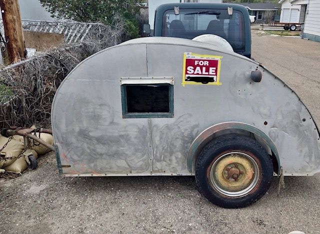 Tear Drop Camp Trailer - Vintage