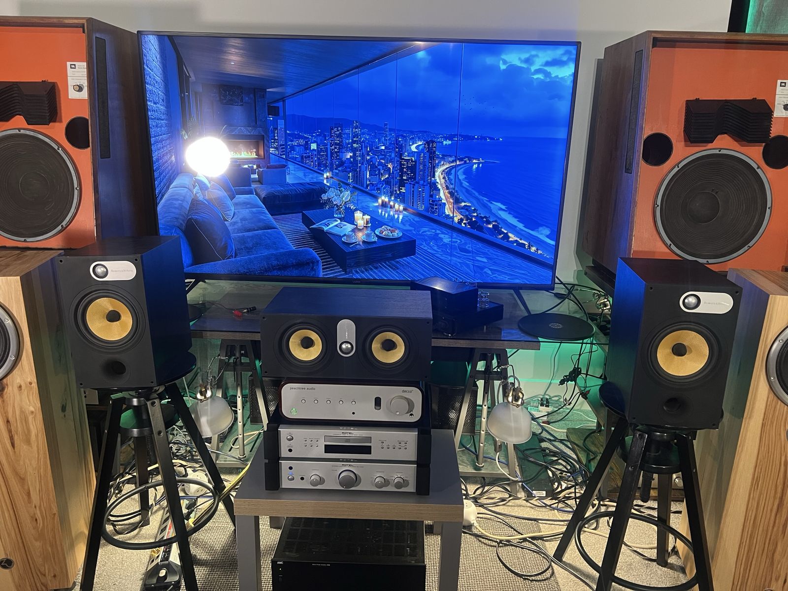 B&W speakers 685 bookshelf & HTM62 center speaker