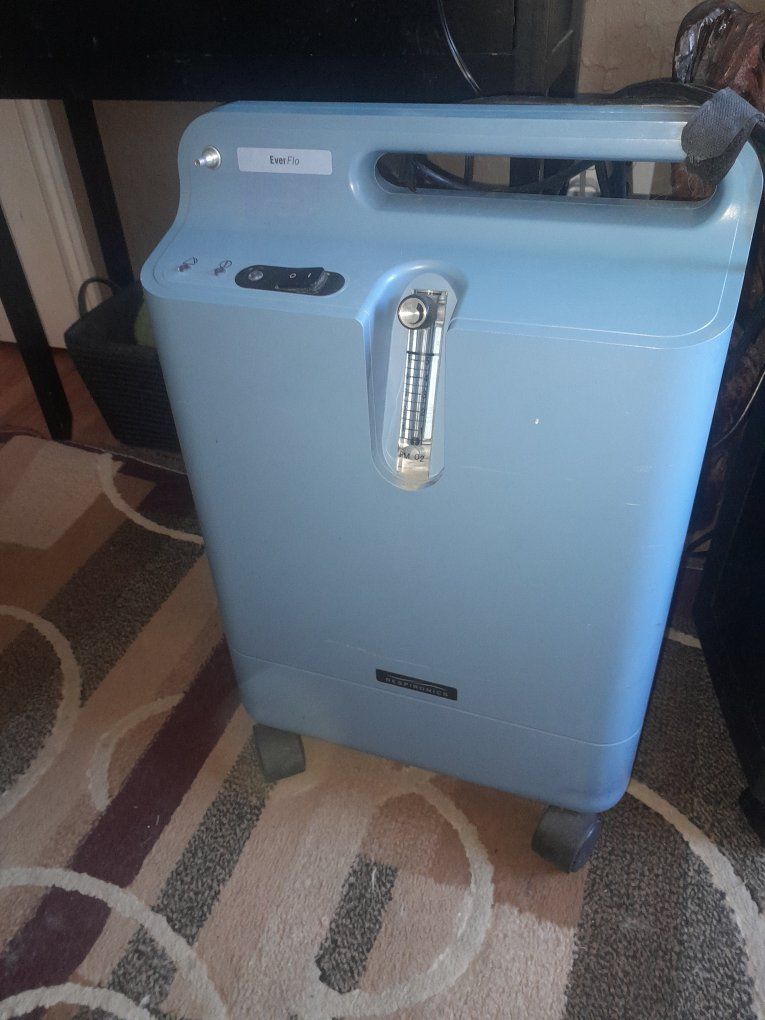 Philips Respironics EverFlo Oxygen Concentrator Used