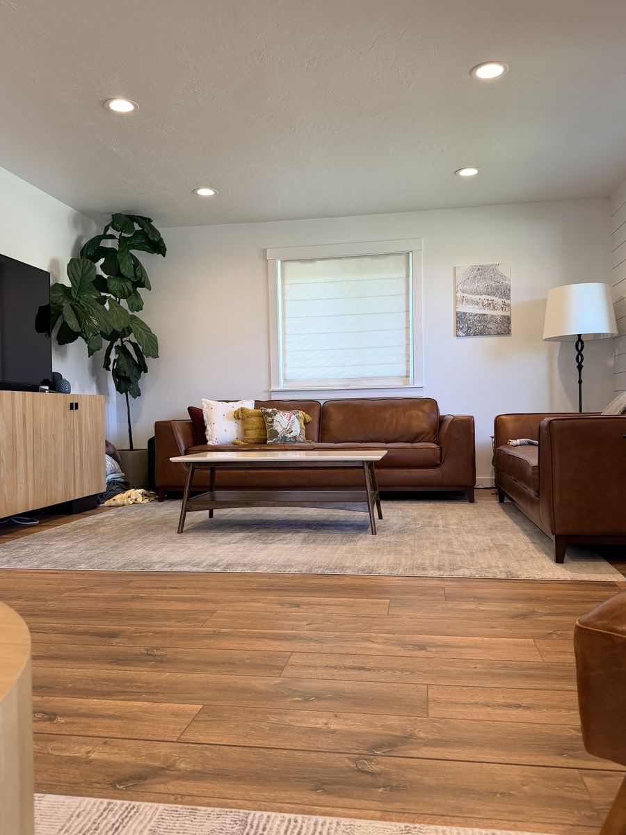 Main image 6