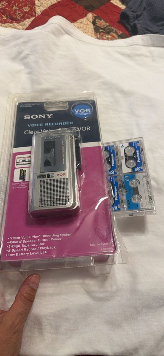 Sony Clear Voice Plus & VOR Microcassette Voice Recorder M- 570 V New in Box