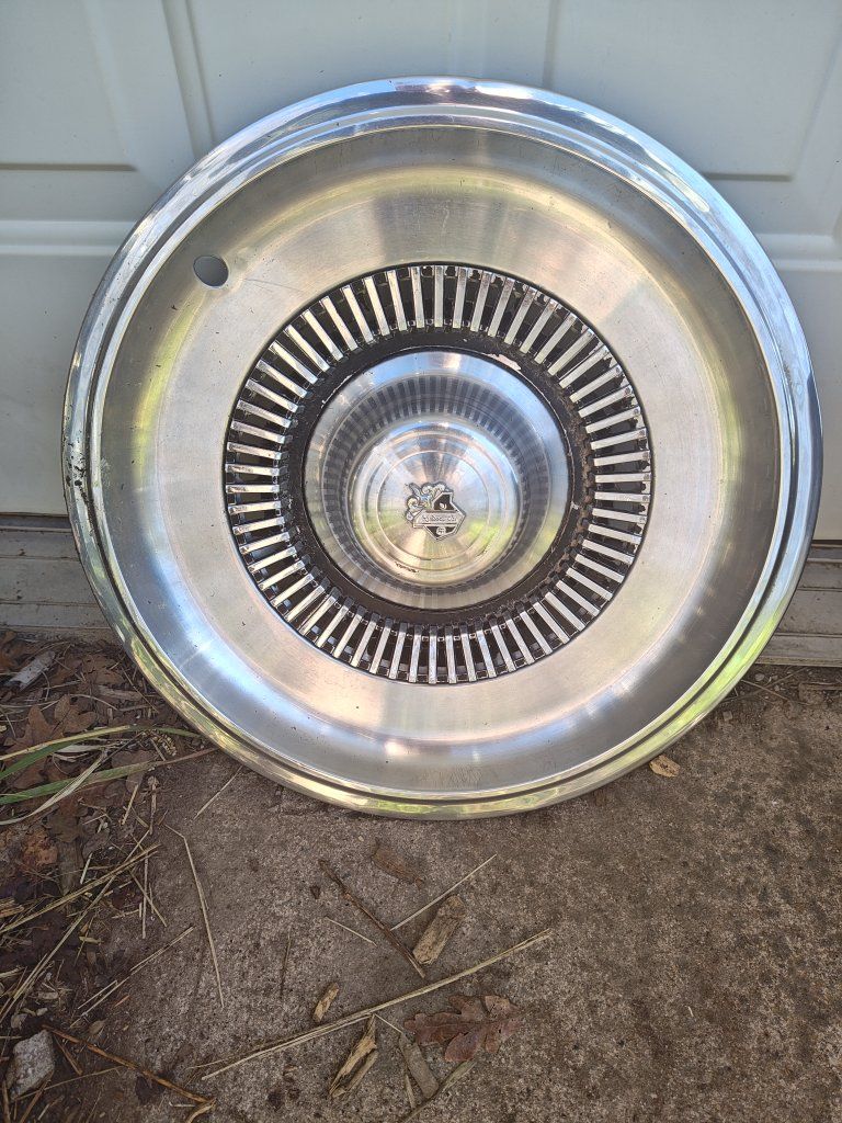 Buick 225 Hubcaps