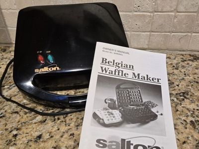 Salton WM1301 Belgian Waffle Maker - Black, Non-Stick Plates, with Manual