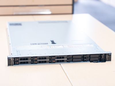 Dell Poweredge R640 Server | 28 CPU Cores, 128GB RAM, 10x SSD Bays, True IT Mode HBA