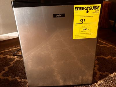 Sanyo - Mini Fridge (standard size) Stainless