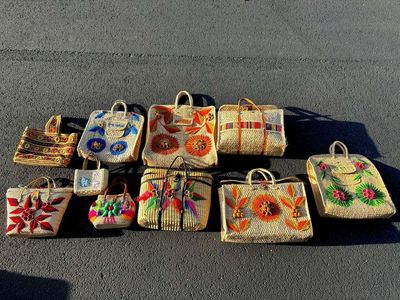 Fantastic vintage Mid Century hand woven bags, purses, totes, satchels, hand woven ️