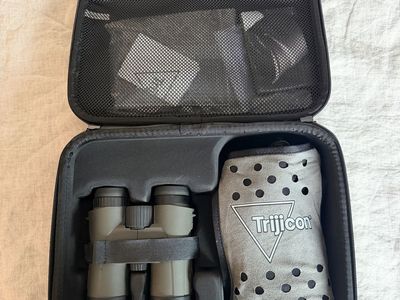 Trijicon 10 x 42 HD binoculars