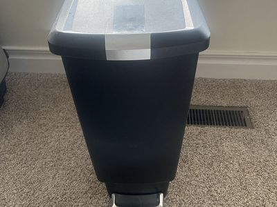 Garbage can