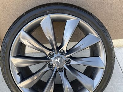 Tesla Model S 21" Wheel Rim W/ Tire 265/35r21