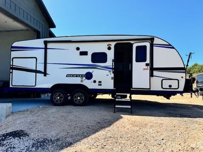 Solar Powered, Sleeps 8: 2020 Venture Sonic X 220VRBX – Adventure Ready!