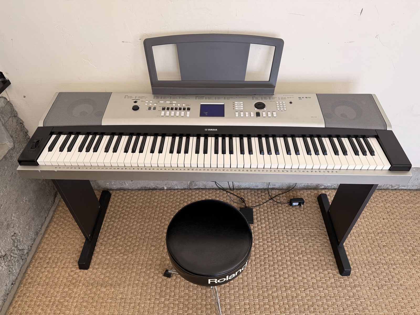 Yamaha DGX-620 Portable Grand Piano 88-Key Digital Keyboard with Stand & Bench