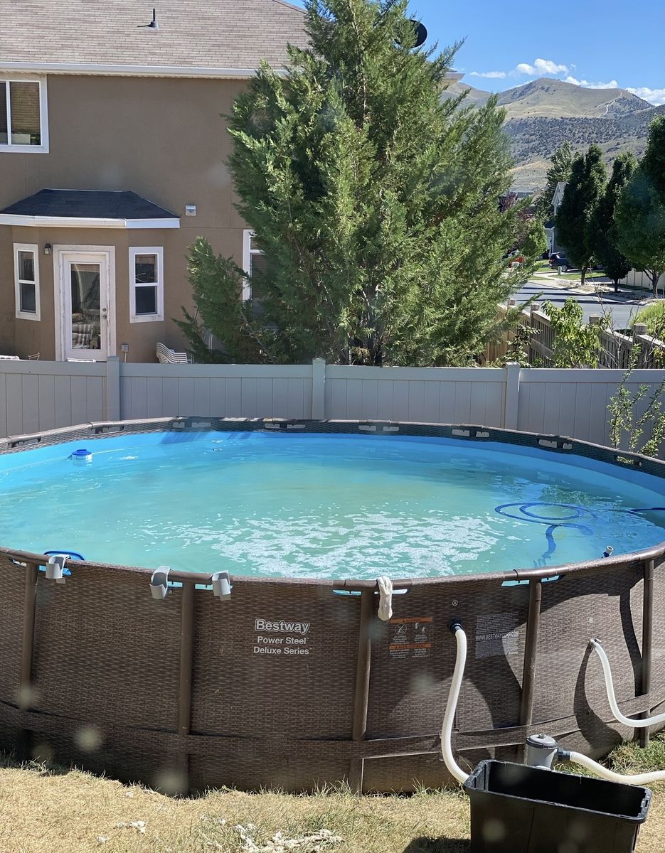 21” Above Ground Pool with Pump