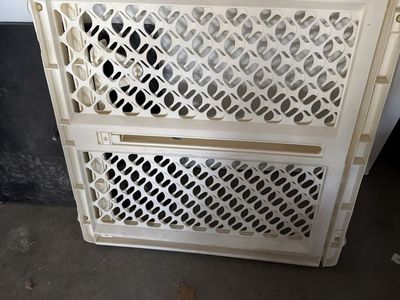 Plastic Baby Safety Gate / Play Yard Panel