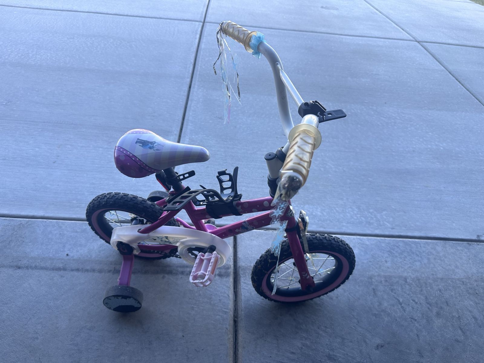 Disney Frozen Girls 12 Inch Bicycle with Training Wheels and Streamers