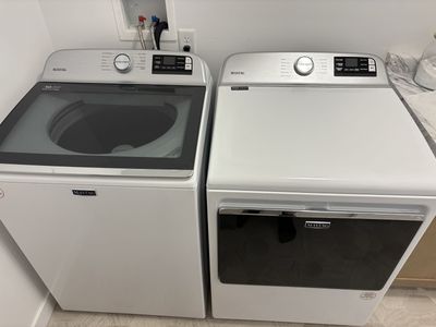 Maytag Smart Washer and Dryer Set
