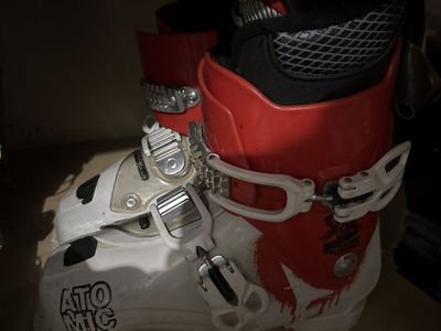 Ski boots size Us size 10 men’s atomic