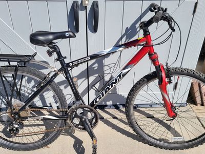 Boulder Giant Mountain Bike