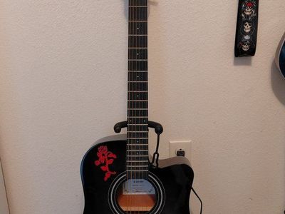 Donner Acoustic Guitar
Read Description