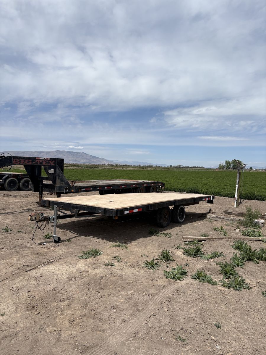 17 foot flat bed trailer
