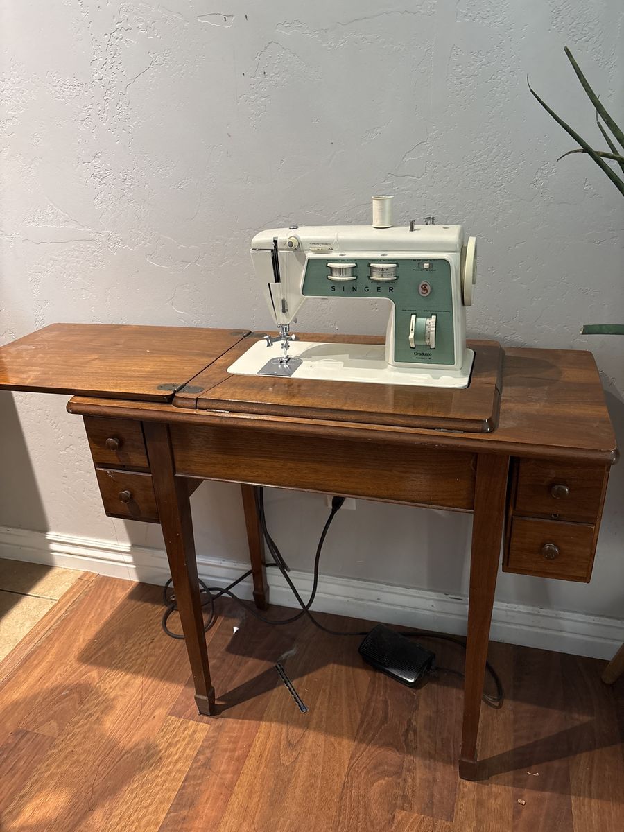Vintage Singer Graduate Model 714 Sewing Machine with Original Cabinet